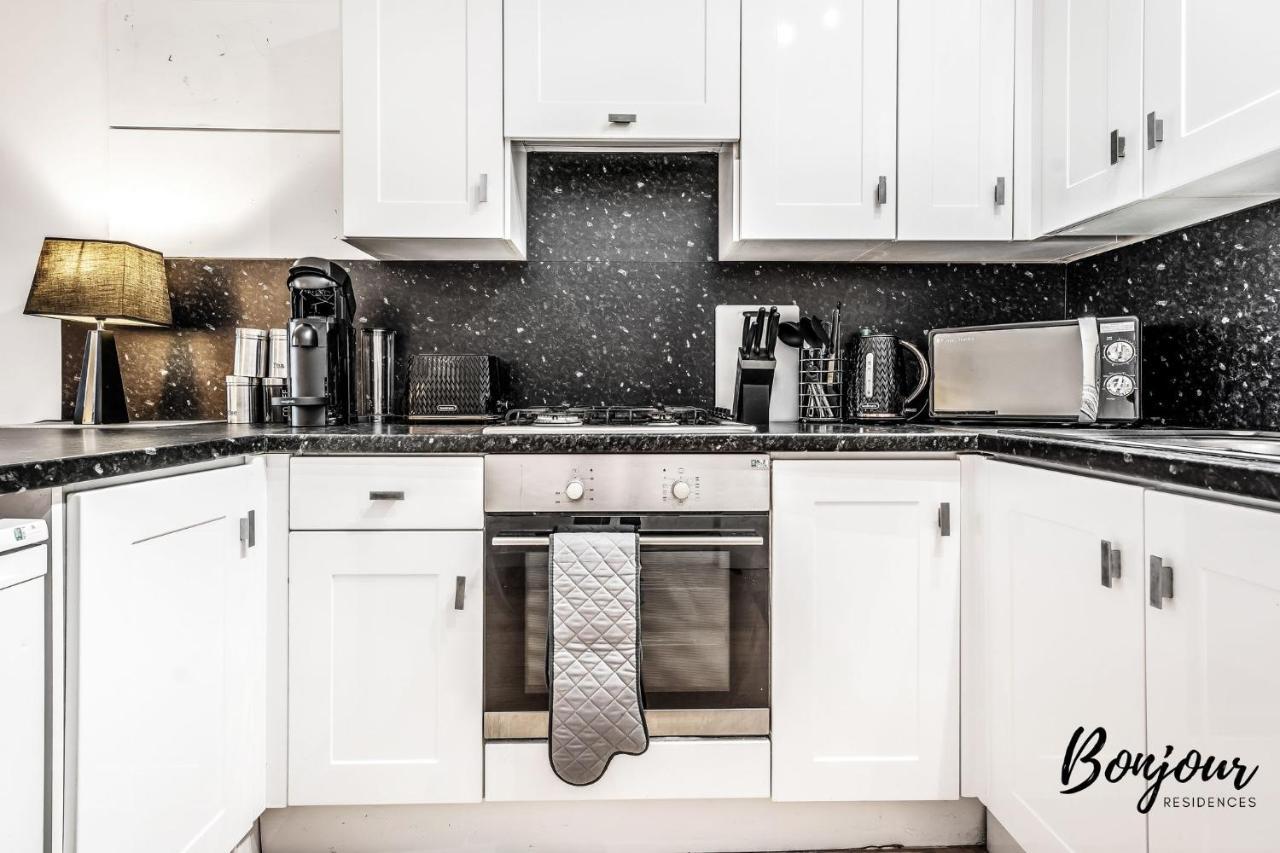 Cosy Grassmarket 2Br-1Ba - Newly Decorated! By Bonjour Residences Edimburgo Esterno foto