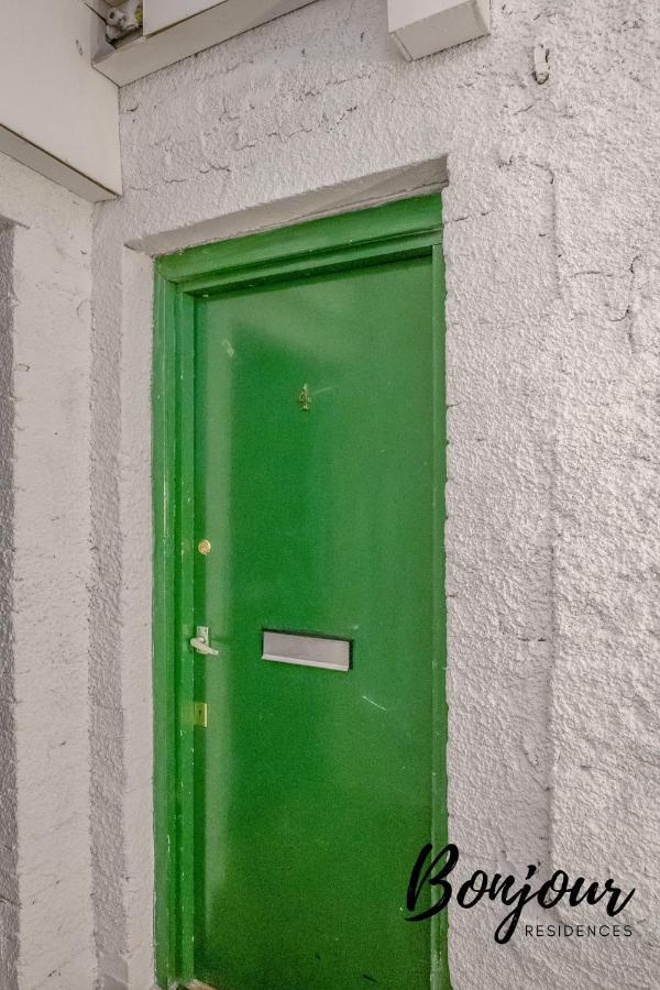 Cosy Grassmarket 2Br-1Ba - Newly Decorated! By Bonjour Residences Edimburgo Esterno foto