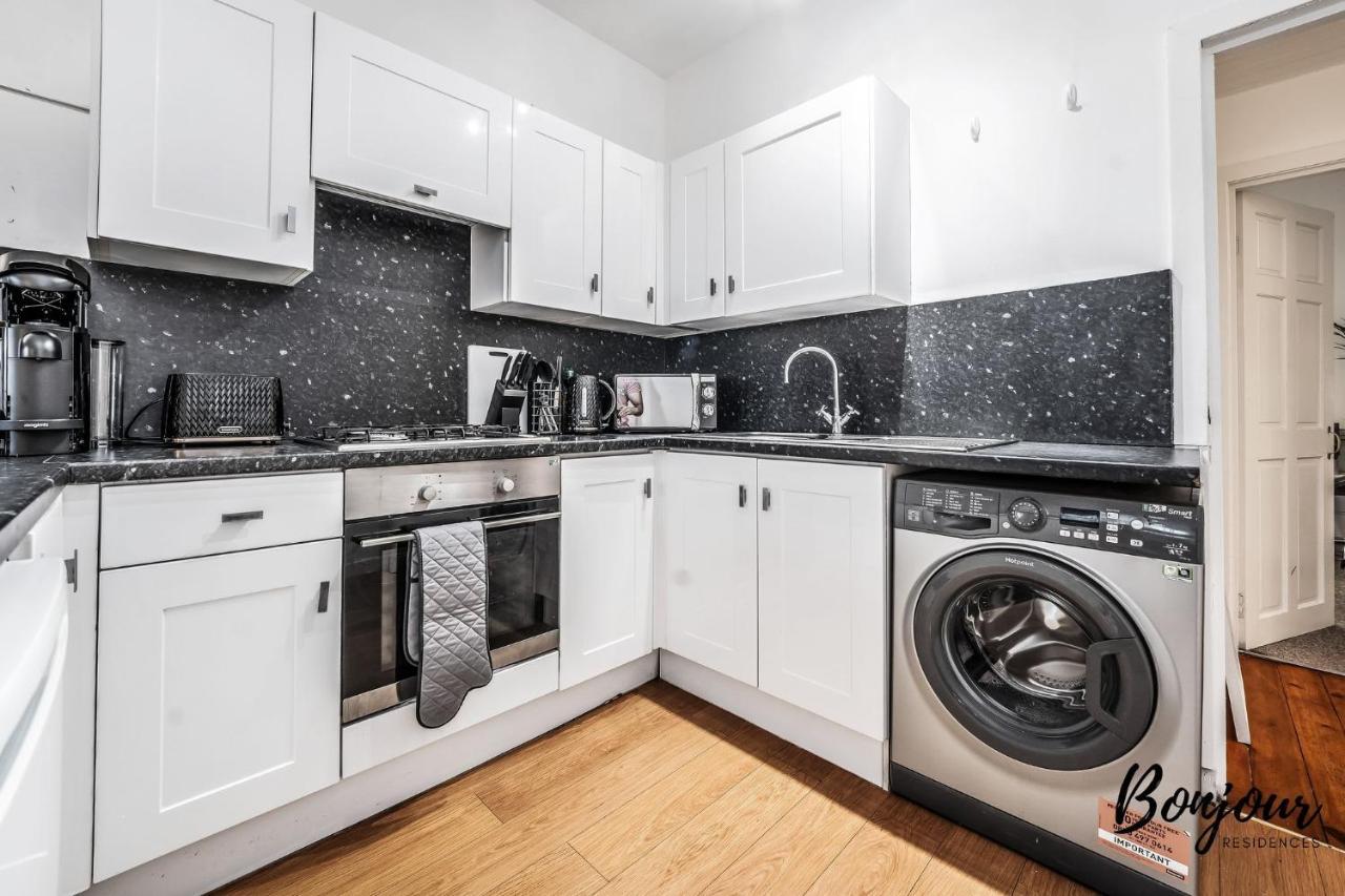 Cosy Grassmarket 2Br-1Ba - Newly Decorated! By Bonjour Residences Edimburgo Esterno foto