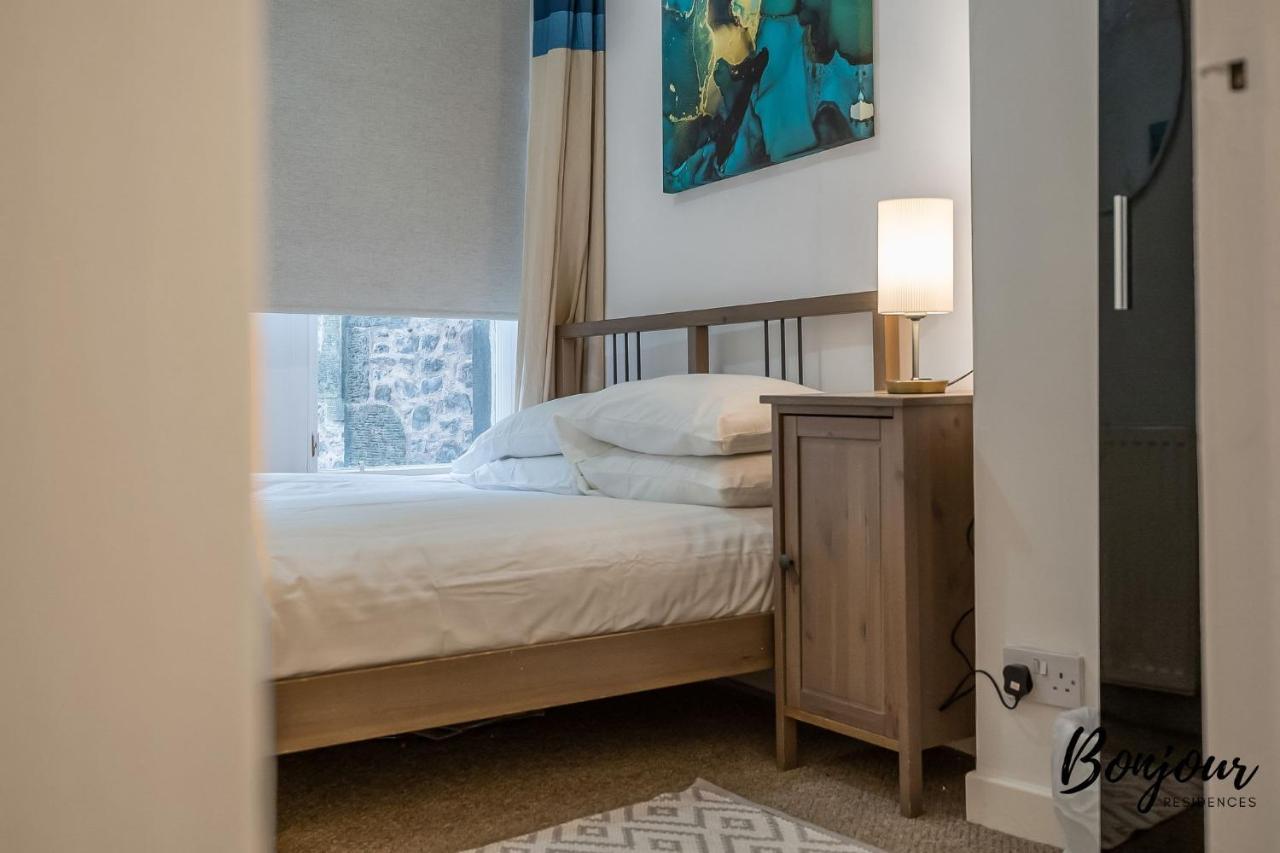 Cosy Grassmarket 2Br-1Ba - Newly Decorated! By Bonjour Residences Edimburgo Esterno foto