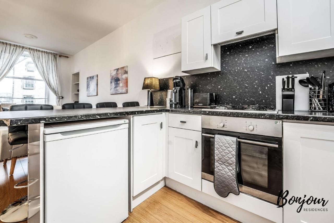 Cosy Grassmarket 2Br-1Ba - Newly Decorated! By Bonjour Residences Edimburgo Esterno foto