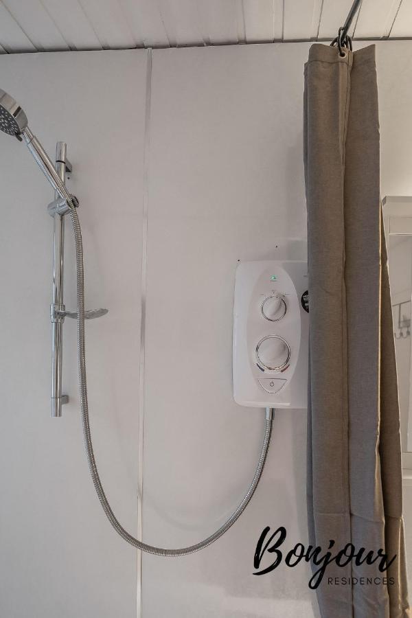 Cosy Grassmarket 2Br-1Ba - Newly Decorated! By Bonjour Residences Edimburgo Esterno foto
