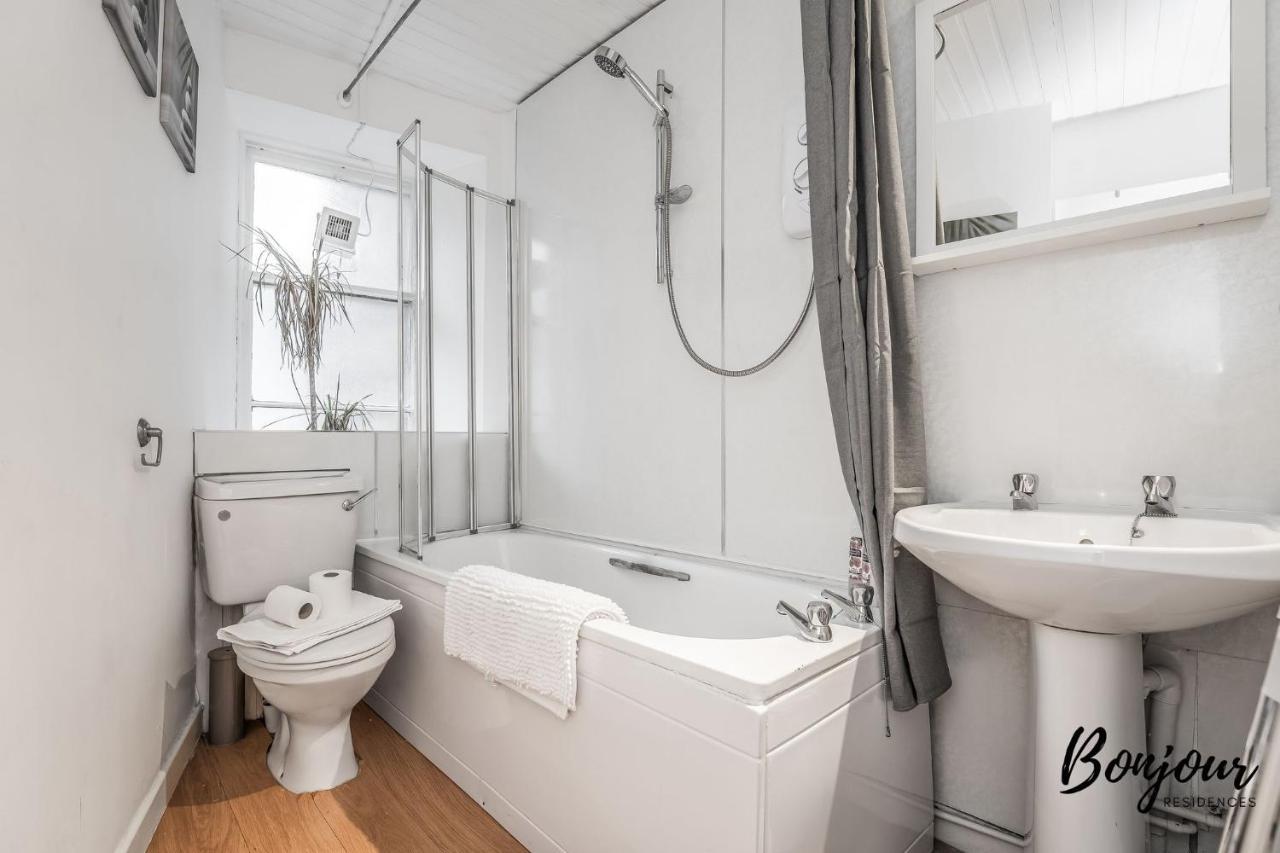 Cosy Grassmarket 2Br-1Ba - Newly Decorated! By Bonjour Residences Edimburgo Esterno foto