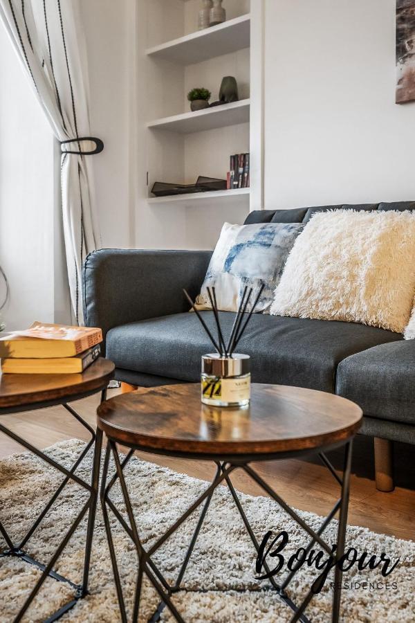 Cosy Grassmarket 2Br-1Ba - Newly Decorated! By Bonjour Residences Edimburgo Esterno foto